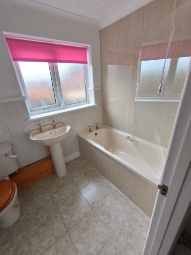 Old bathroom suite before being remodelled